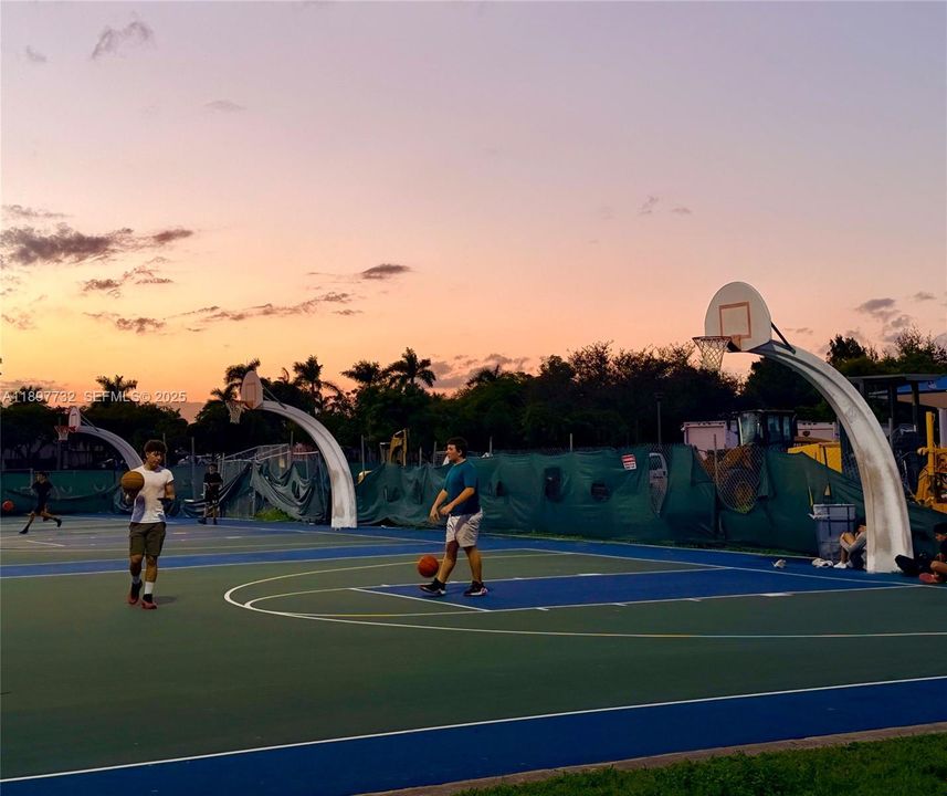 Active With Contract: $498,000 (3 beds, 3 baths, 1727 Square Feet)