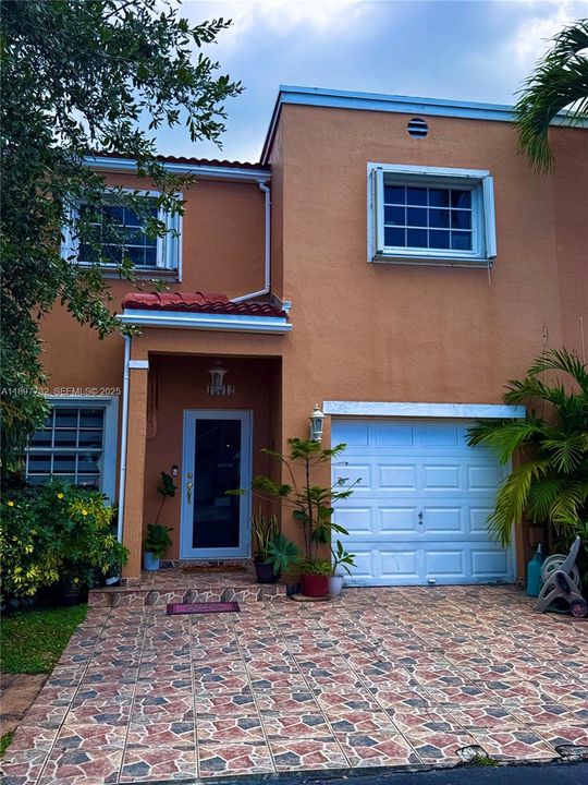 Active With Contract: $498,000 (3 beds, 3 baths, 1727 Square Feet)