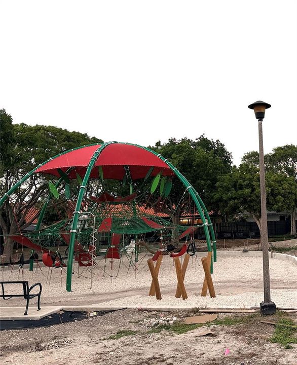 Active With Contract: $498,000 (3 beds, 3 baths, 1727 Square Feet)