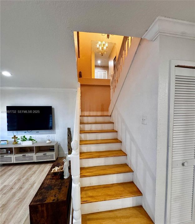 Active With Contract: $498,000 (3 beds, 3 baths, 1727 Square Feet)