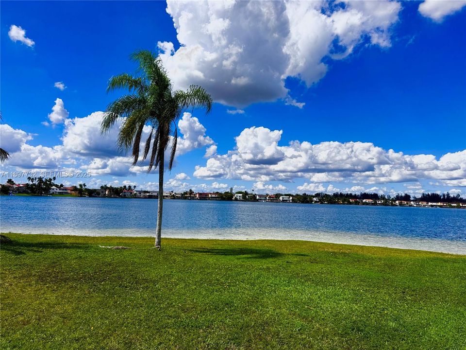 Active With Contract: $498,000 (3 beds, 3 baths, 1727 Square Feet)