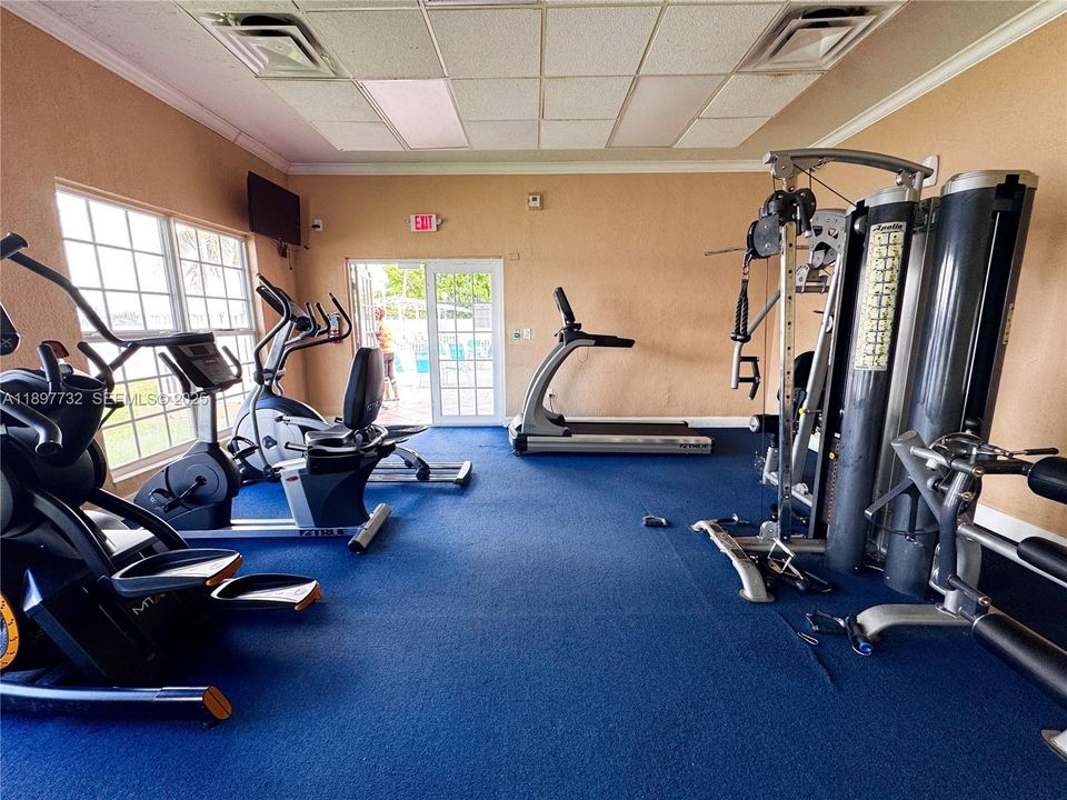 Active With Contract: $498,000 (3 beds, 3 baths, 1727 Square Feet)