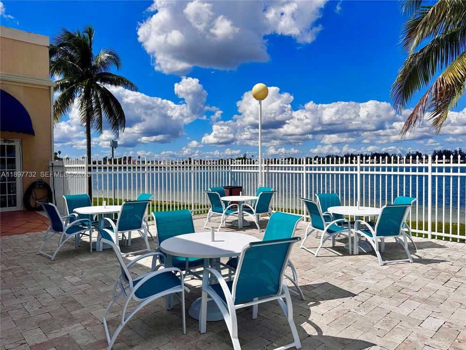 Active With Contract: $498,000 (3 beds, 3 baths, 1727 Square Feet)