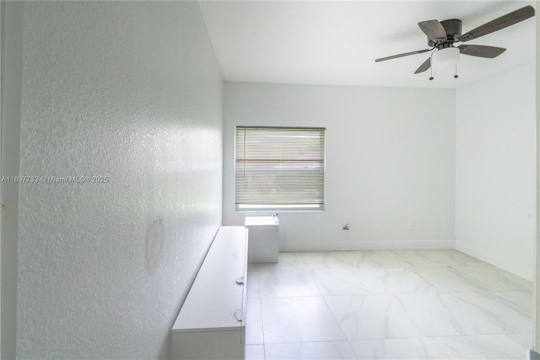 En Renta: $2,050 (3 camas, 2 baños, 0 Pies cuadrados)