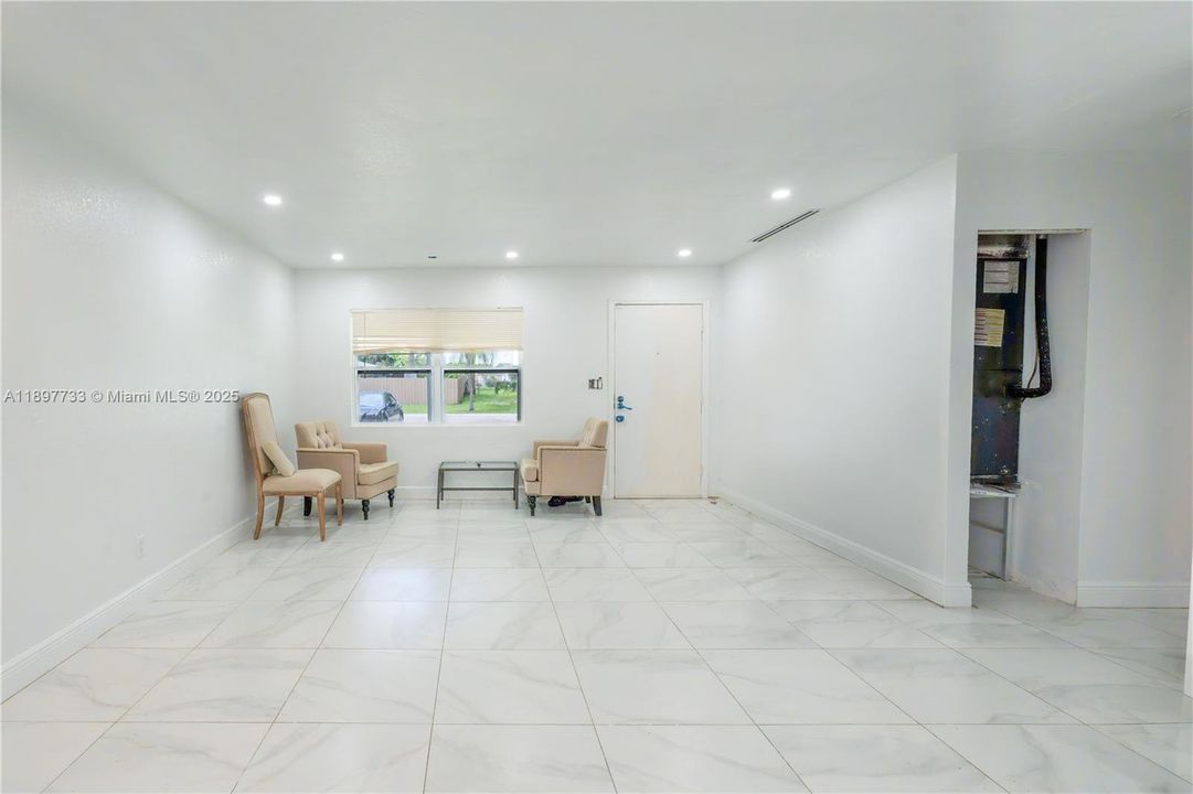 En Renta: $2,050 (3 camas, 2 baños, 0 Pies cuadrados)