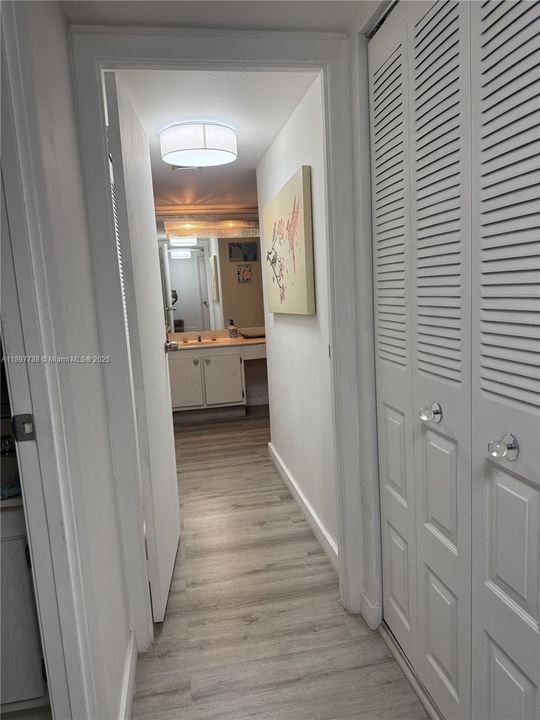 На продажу: $195,000 (2 спален, 1 ванн, 1038 Квадратных фут)