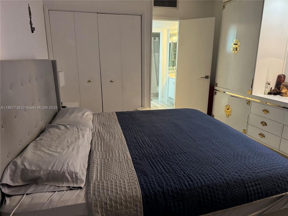 На продажу: $195,000 (2 спален, 1 ванн, 1038 Квадратных фут)