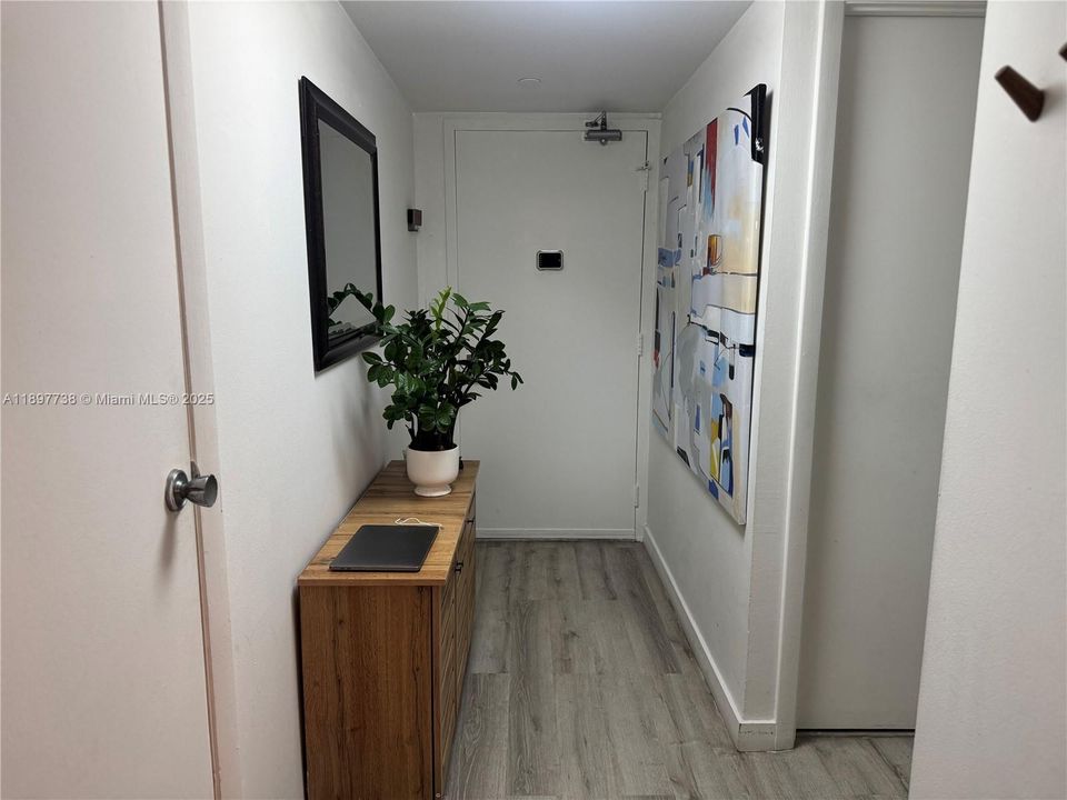 На продажу: $195,000 (2 спален, 1 ванн, 1038 Квадратных фут)