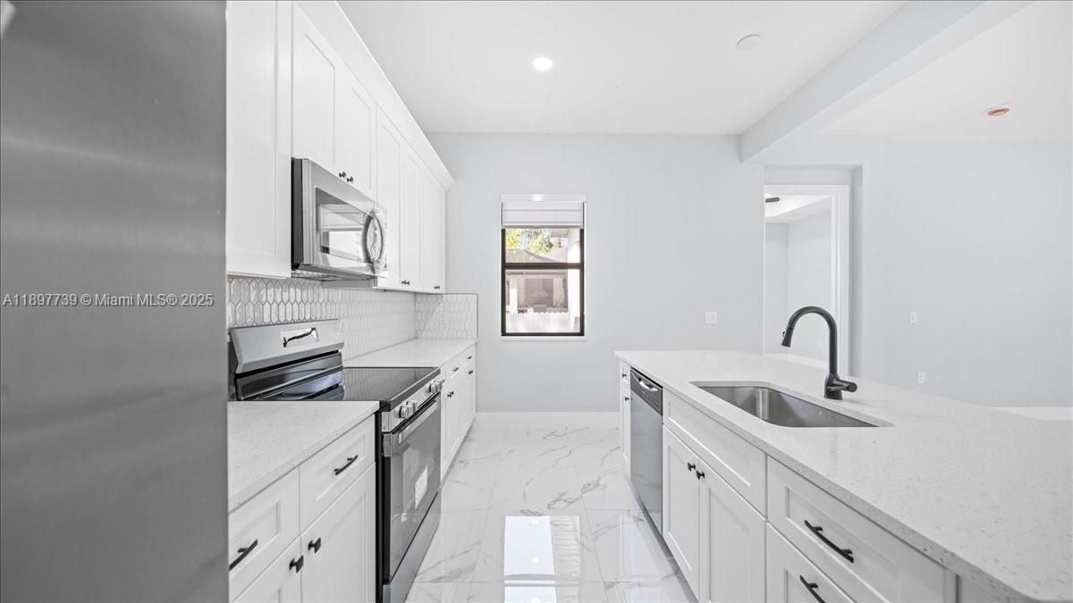 For Sale: $339,500 (4 beds, 2 baths, 1842 Square Feet)