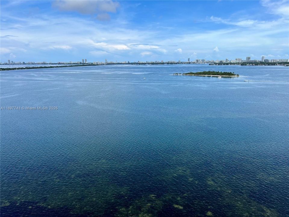 合同活跃: $5,850 (1 贝兹, 2 浴室, 1059 平方英尺)