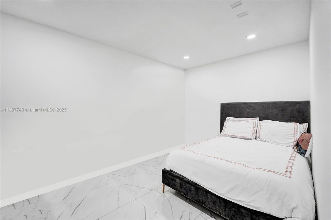 For Sale: $849,000 (4 beds, 2 baths, 1852 Square Feet)