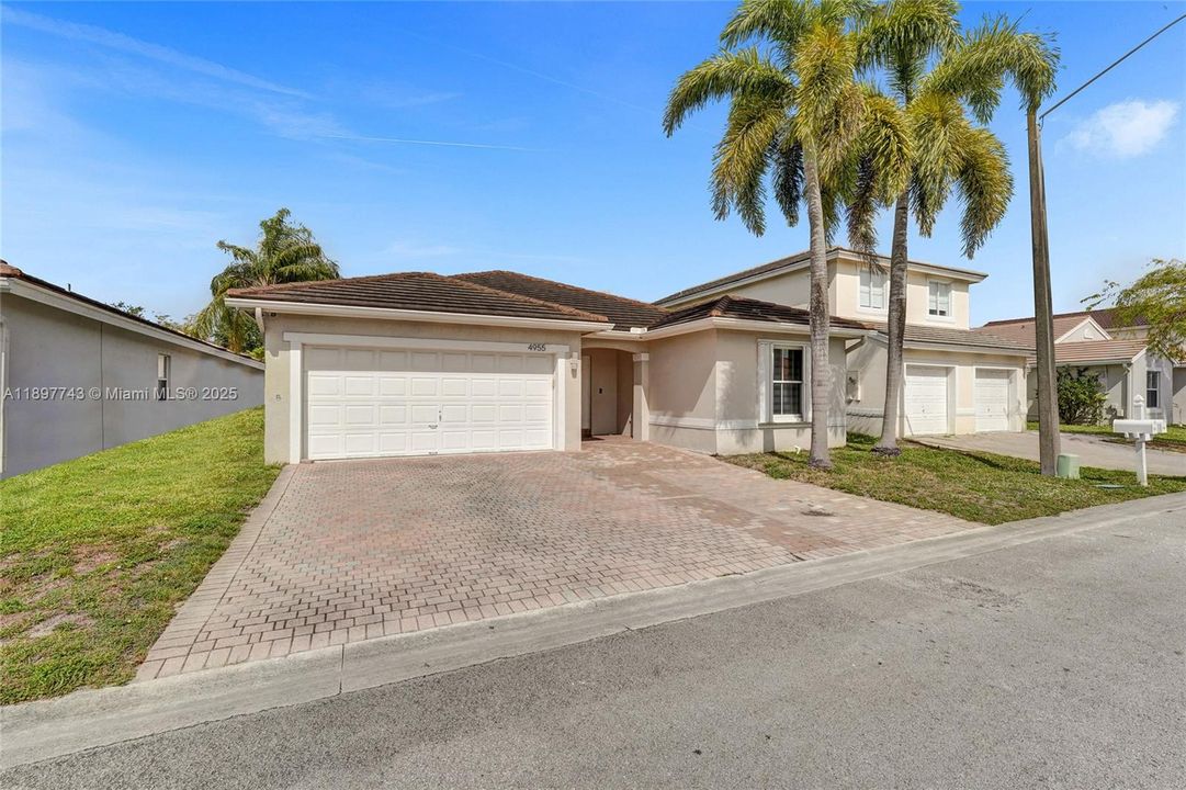 For Sale: $849,000 (4 beds, 2 baths, 1852 Square Feet)