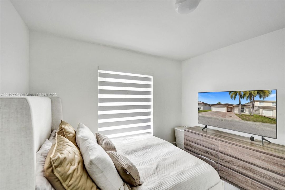 For Sale: $849,000 (4 beds, 2 baths, 1852 Square Feet)