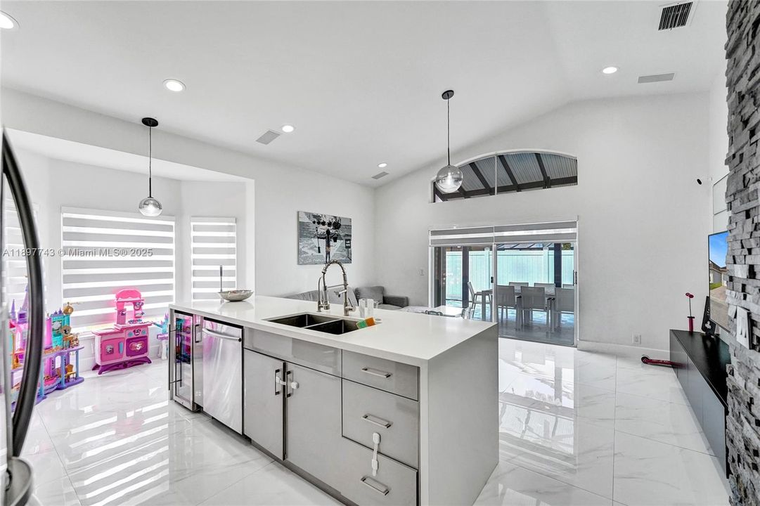 For Sale: $849,000 (4 beds, 2 baths, 1852 Square Feet)