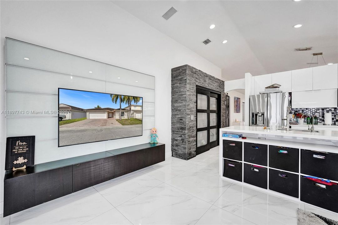 For Sale: $849,000 (4 beds, 2 baths, 1852 Square Feet)