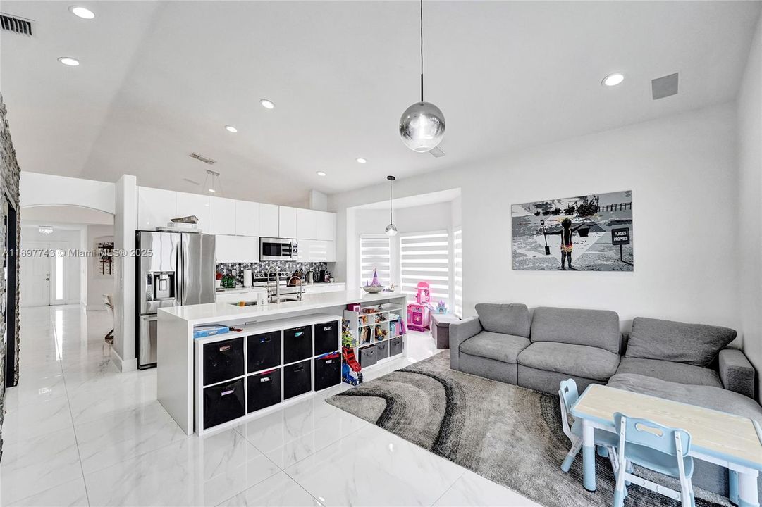 For Sale: $849,000 (4 beds, 2 baths, 1852 Square Feet)