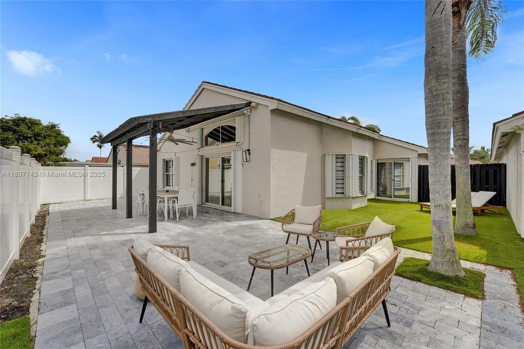 For Sale: $849,000 (4 beds, 2 baths, 1852 Square Feet)