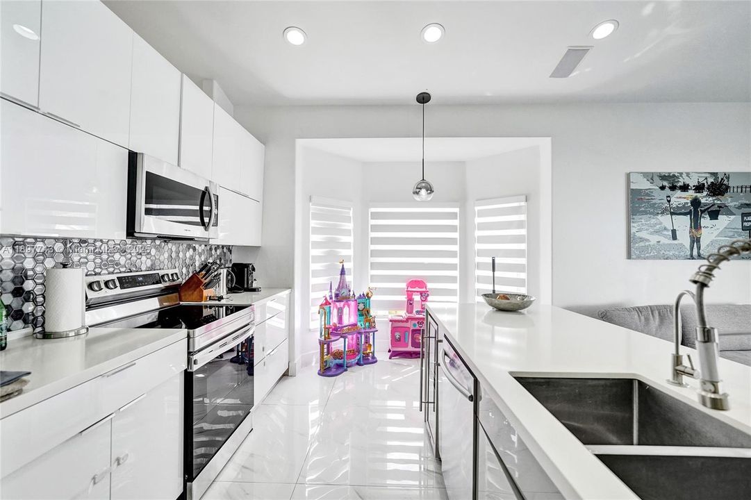 For Sale: $849,000 (4 beds, 2 baths, 1852 Square Feet)