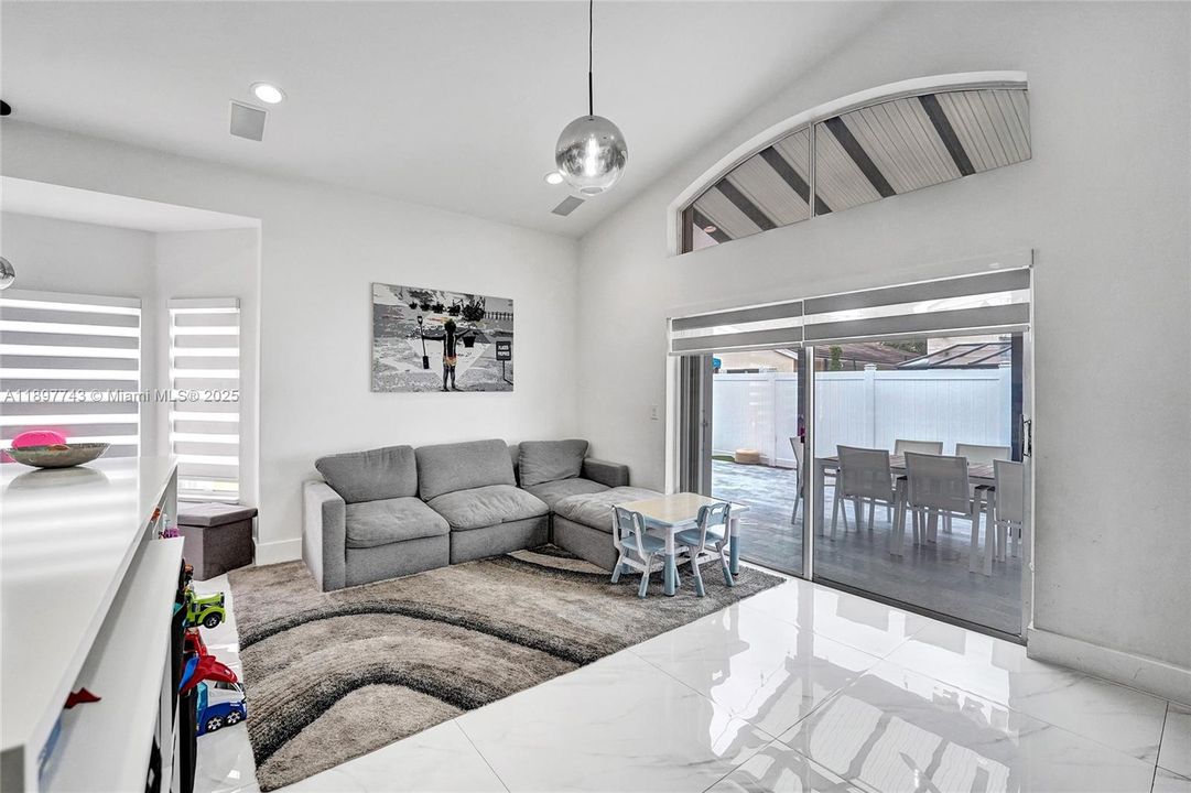 For Sale: $849,000 (4 beds, 2 baths, 1852 Square Feet)