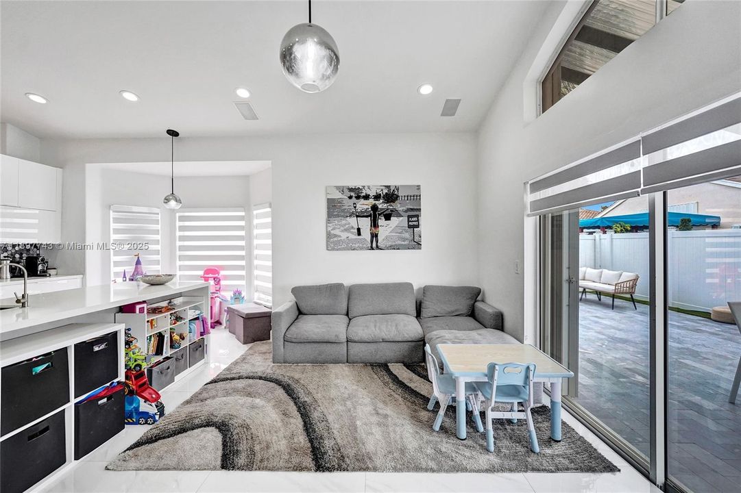 For Sale: $849,000 (4 beds, 2 baths, 1852 Square Feet)