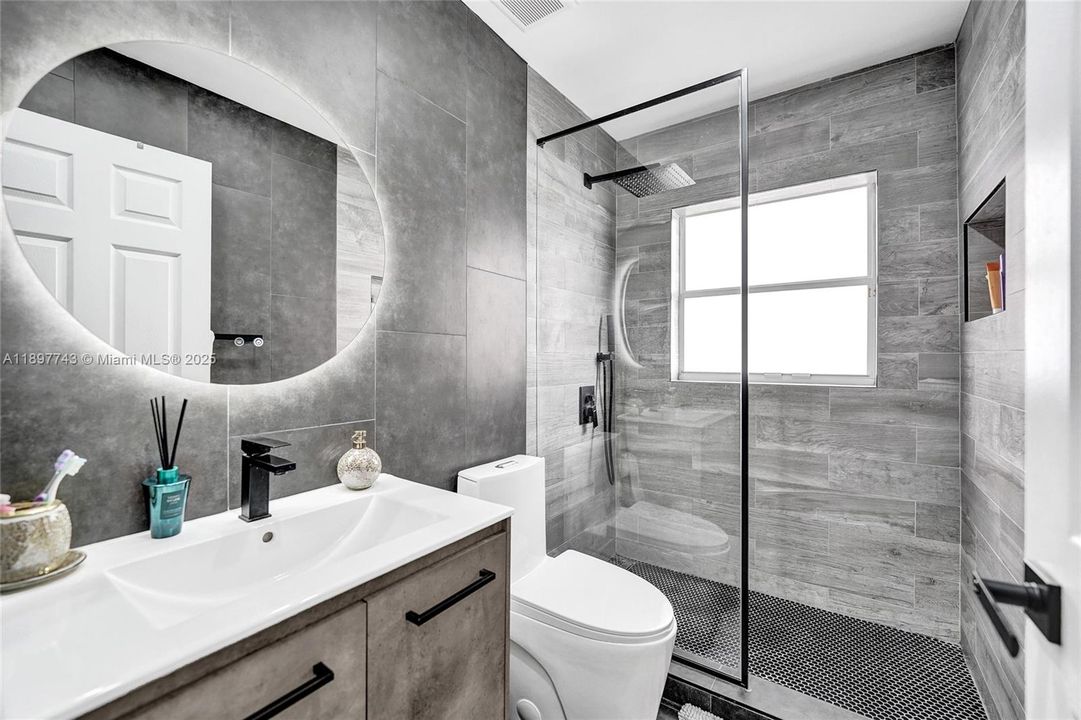 For Sale: $849,000 (4 beds, 2 baths, 1852 Square Feet)