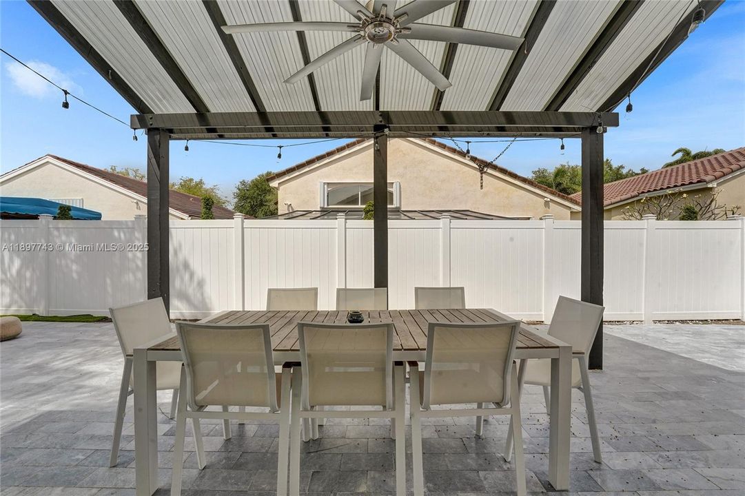 For Sale: $849,000 (4 beds, 2 baths, 1852 Square Feet)