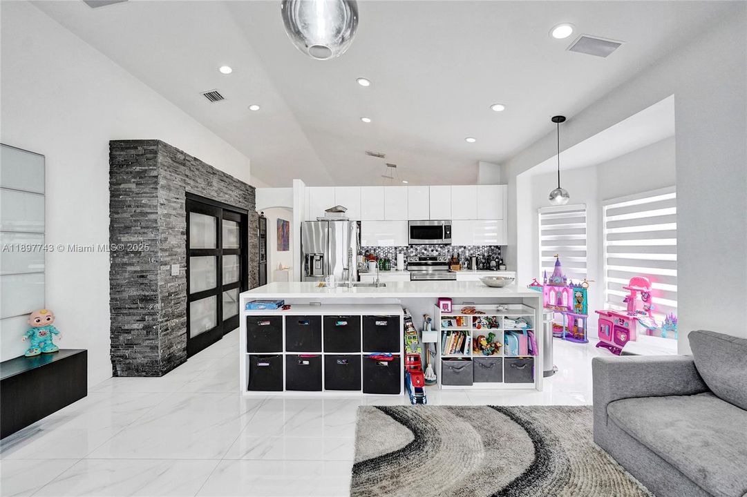 For Sale: $849,000 (4 beds, 2 baths, 1852 Square Feet)