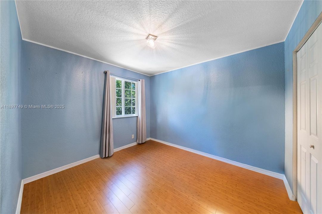 合同活跃: $450,000 (4 贝兹, 2 浴室, 1848 平方英尺)