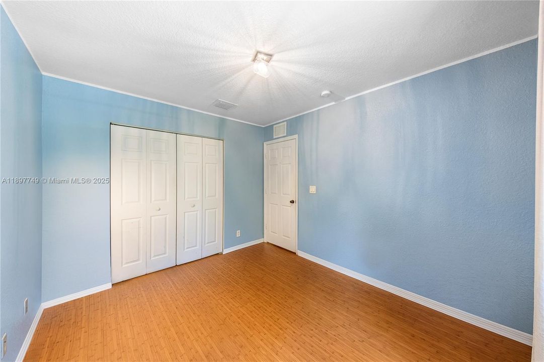 合同活跃: $450,000 (4 贝兹, 2 浴室, 1848 平方英尺)