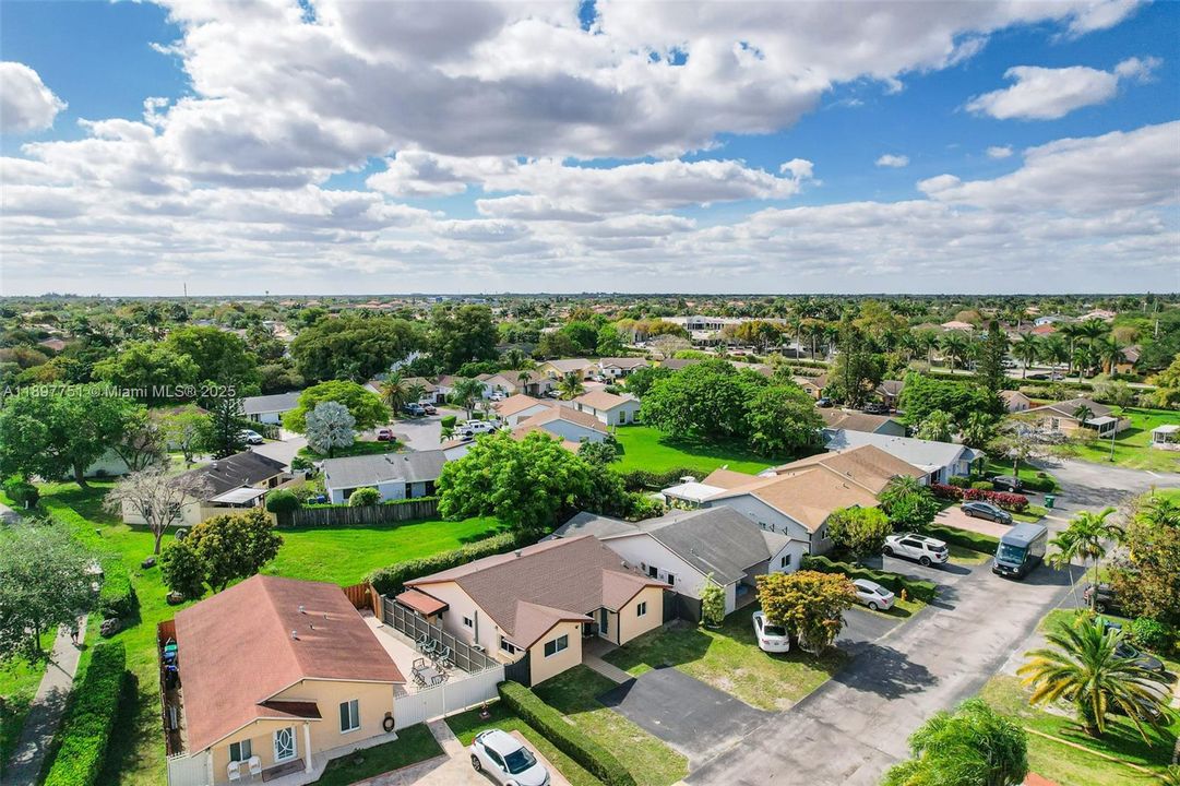 待售: $549,000 (2 贝兹, 2 浴室, 1255 平方英尺)