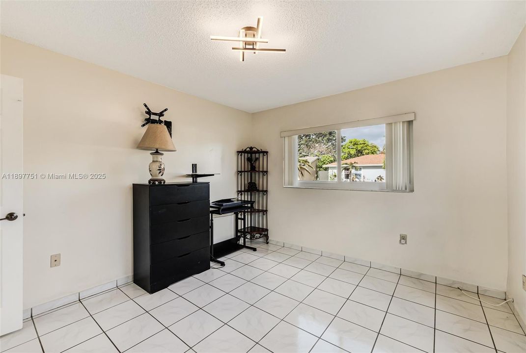 待售: $549,000 (2 贝兹, 2 浴室, 1255 平方英尺)