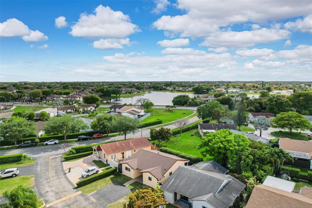 待售: $549,000 (2 贝兹, 2 浴室, 1255 平方英尺)