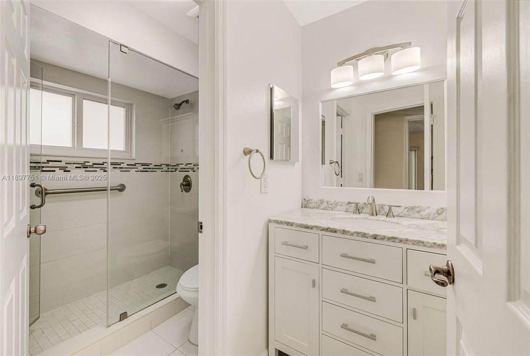 待售: $549,000 (2 贝兹, 2 浴室, 1255 平方英尺)