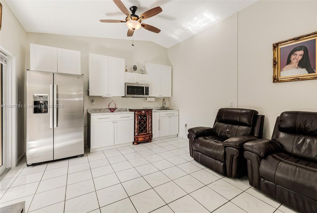 待售: $549,000 (2 贝兹, 2 浴室, 1255 平方英尺)