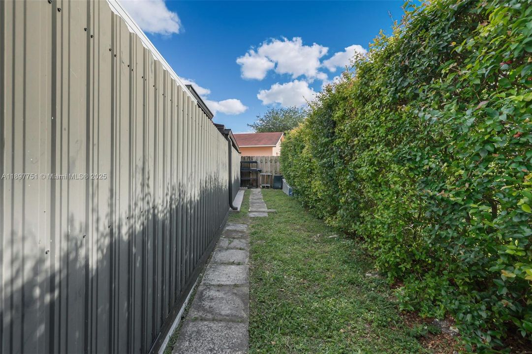 待售: $549,000 (2 贝兹, 2 浴室, 1255 平方英尺)