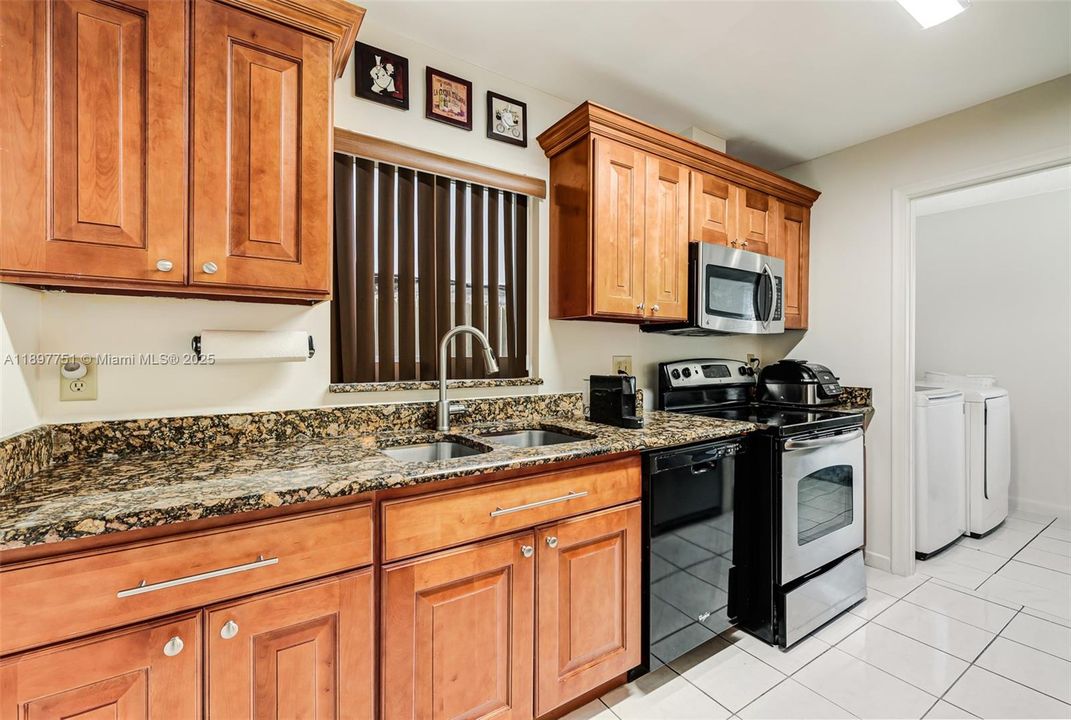 待售: $549,000 (2 贝兹, 2 浴室, 1255 平方英尺)