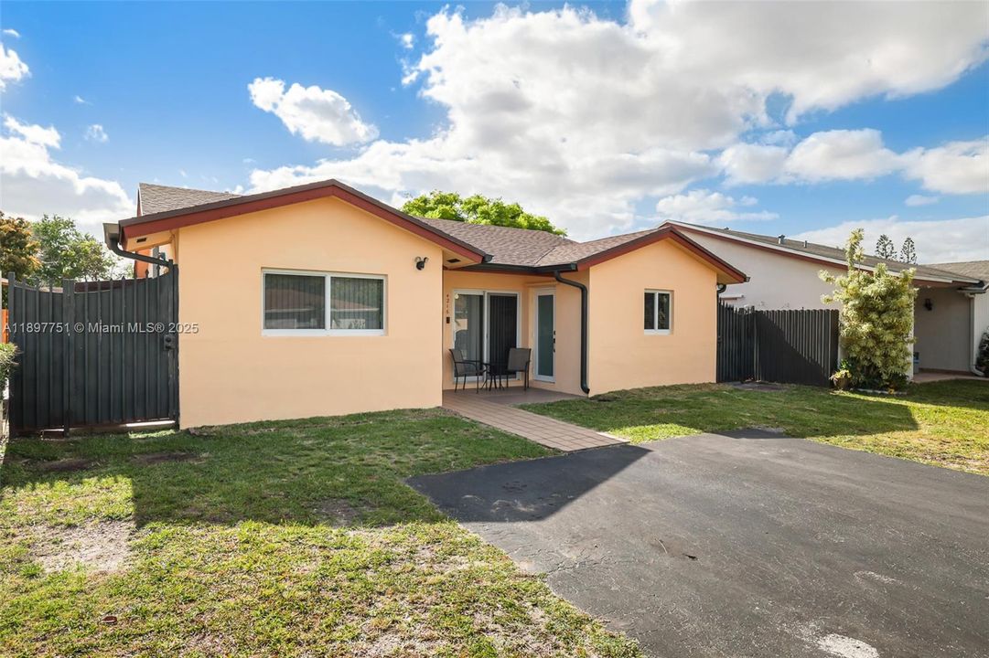 待售: $549,000 (2 贝兹, 2 浴室, 1255 平方英尺)