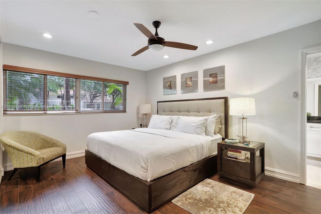 For Rent: $4,200 (3 beds, 3 baths, 2480 Square Feet)