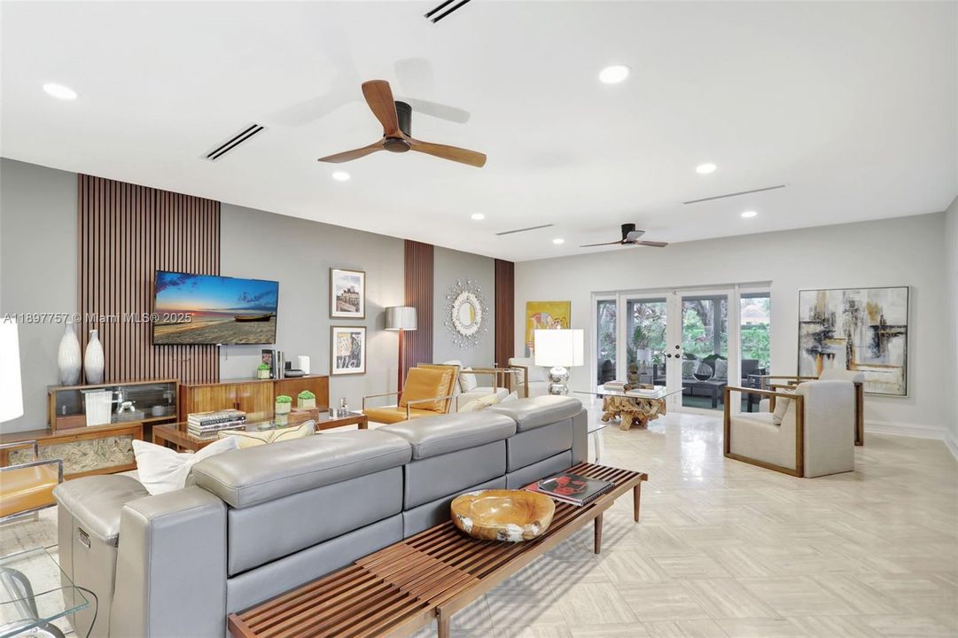 For Rent: $4,200 (3 beds, 3 baths, 2480 Square Feet)