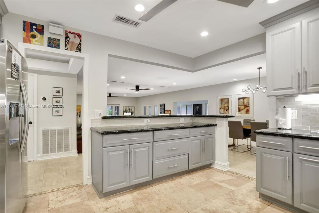 For Rent: $4,200 (3 beds, 3 baths, 2480 Square Feet)