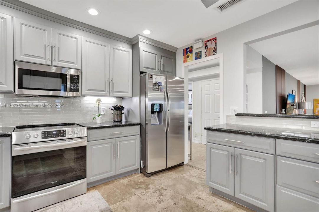 For Rent: $4,200 (3 beds, 3 baths, 2480 Square Feet)