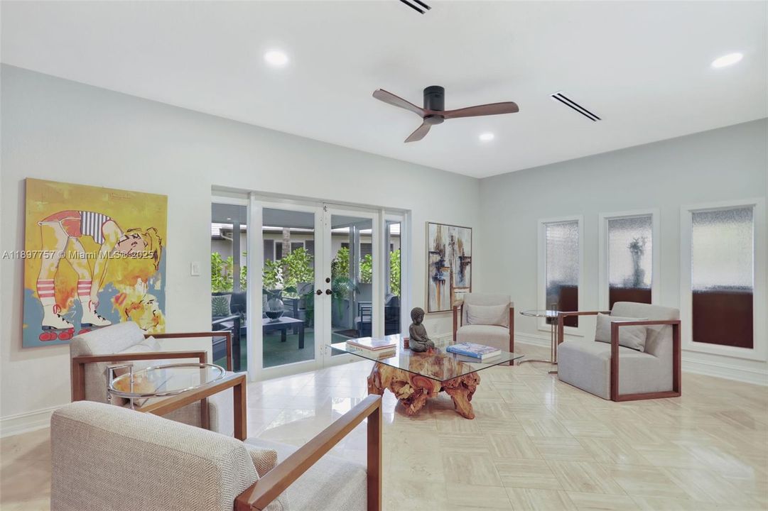 For Rent: $4,200 (3 beds, 3 baths, 2480 Square Feet)