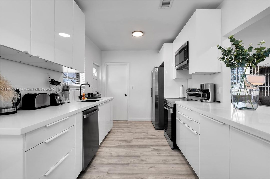 For Sale: $1,200,000 (4 beds, 3 baths, 2249 Square Feet)