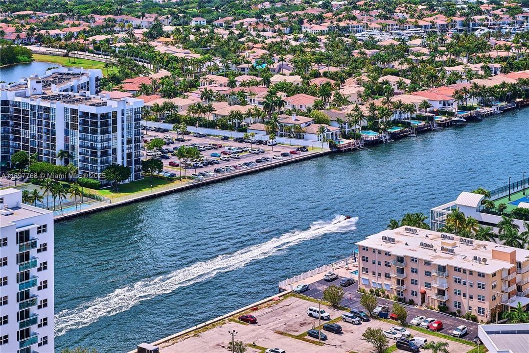 Recently Rented: $7,300 (2 beds, 3 baths, 2115 Square Feet)