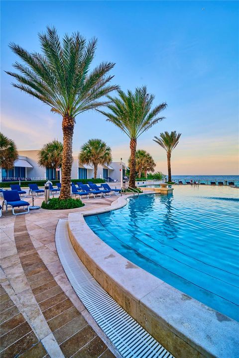 Recently Rented: $7,300 (2 beds, 3 baths, 2115 Square Feet)