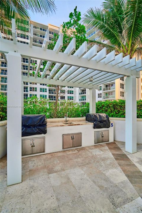 Recently Rented: $7,300 (2 beds, 3 baths, 2115 Square Feet)