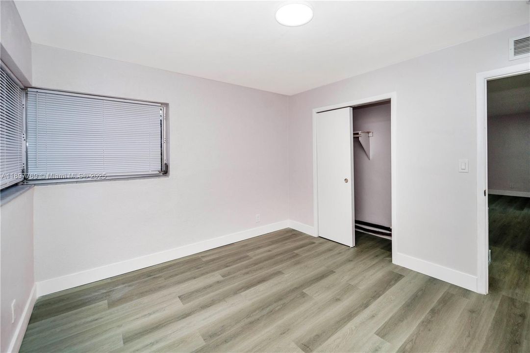 For Sale: $469,000 (4 beds, 2 baths, 1209 Square Feet)