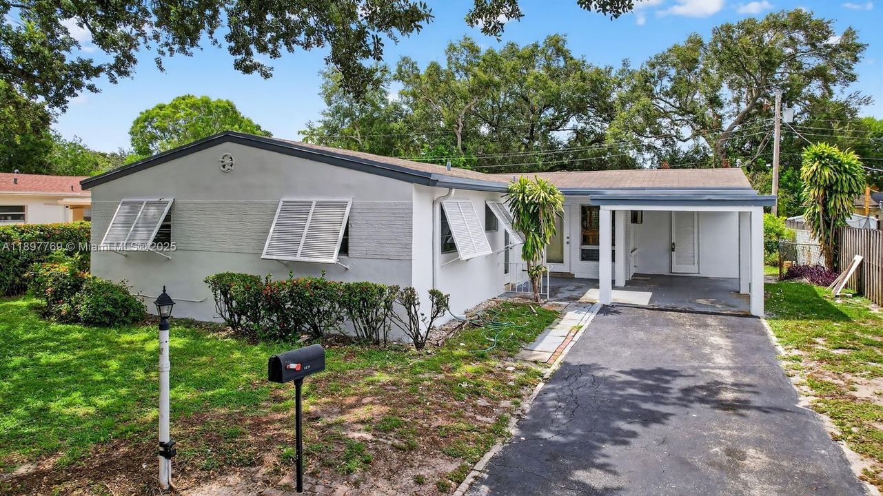 For Sale: $469,000 (4 beds, 2 baths, 1209 Square Feet)