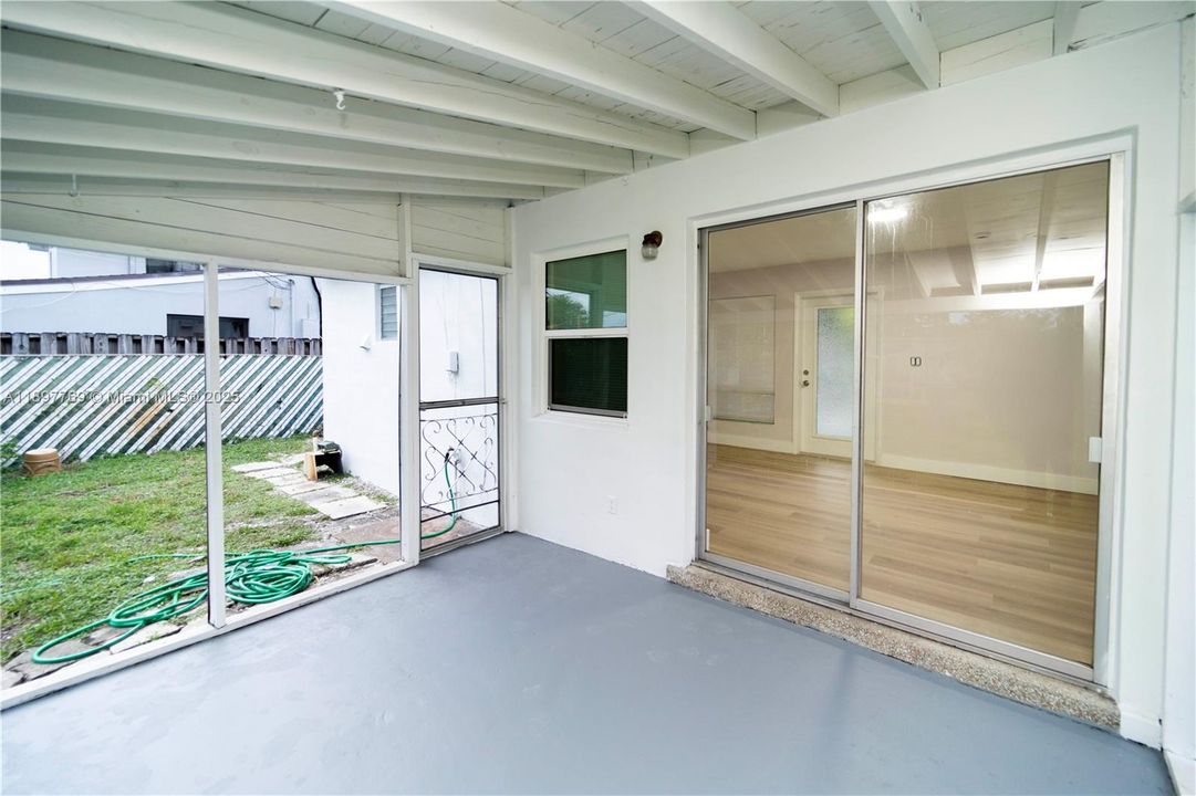 For Sale: $469,000 (4 beds, 2 baths, 1209 Square Feet)