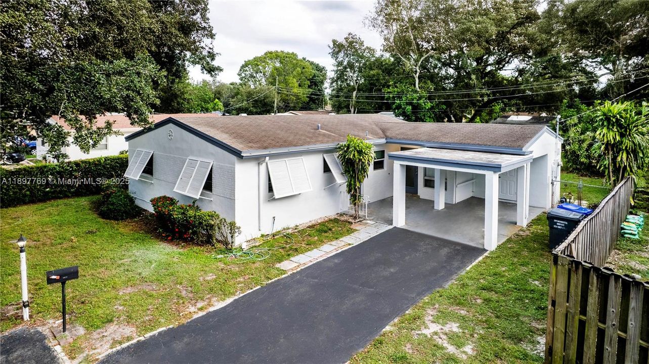 For Sale: $469,000 (4 beds, 2 baths, 1209 Square Feet)